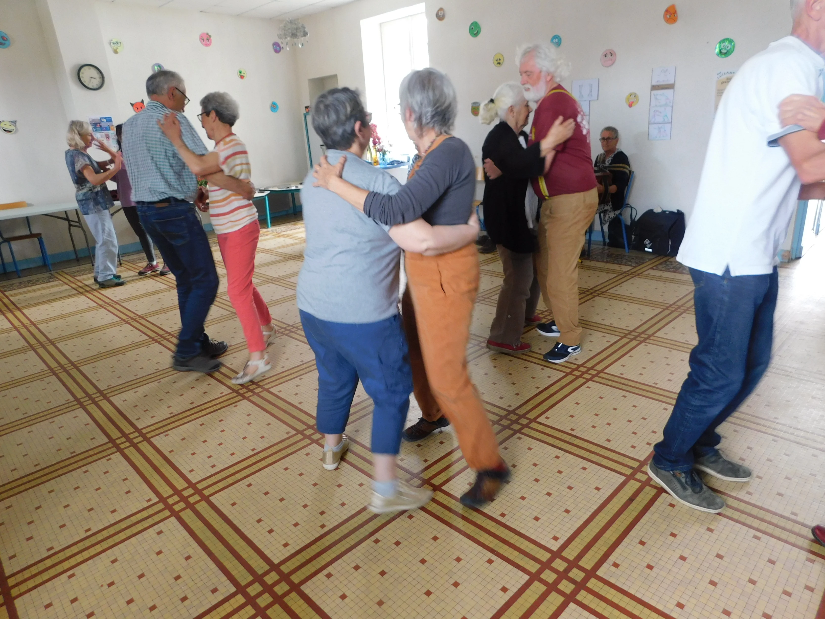 adhérents qui fait de la danse traditionnelle