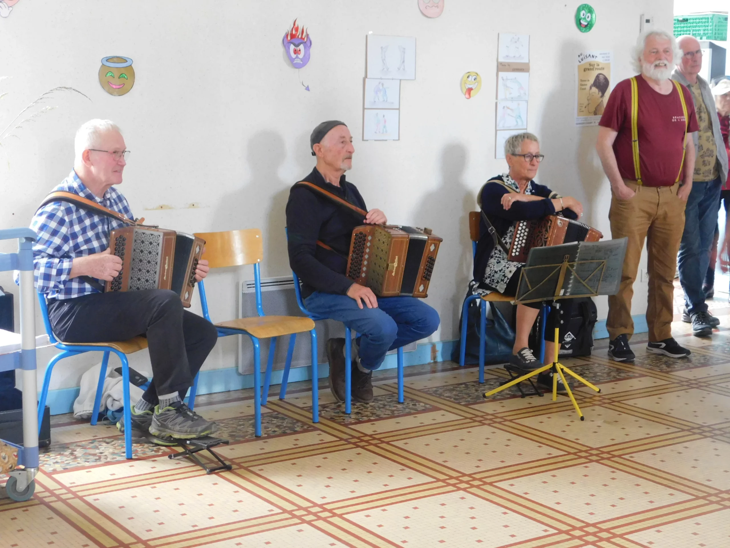 musicien qui joue de la musique traditionnelle