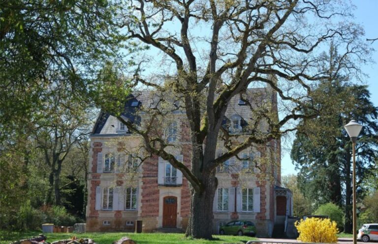 Chateau_des_loges_Nevers
